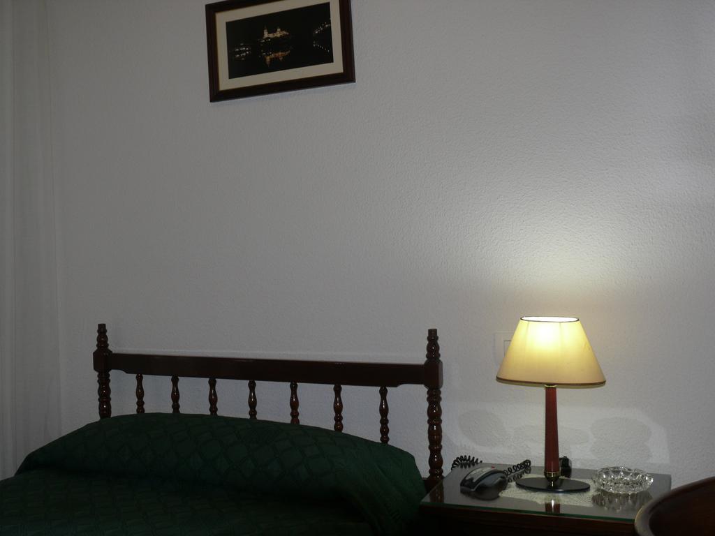 سلامنكا Hostal Navasfrias الغرفة الصورة