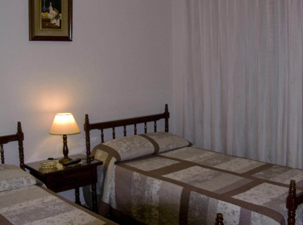سلامنكا Hostal Navasfrias الغرفة الصورة