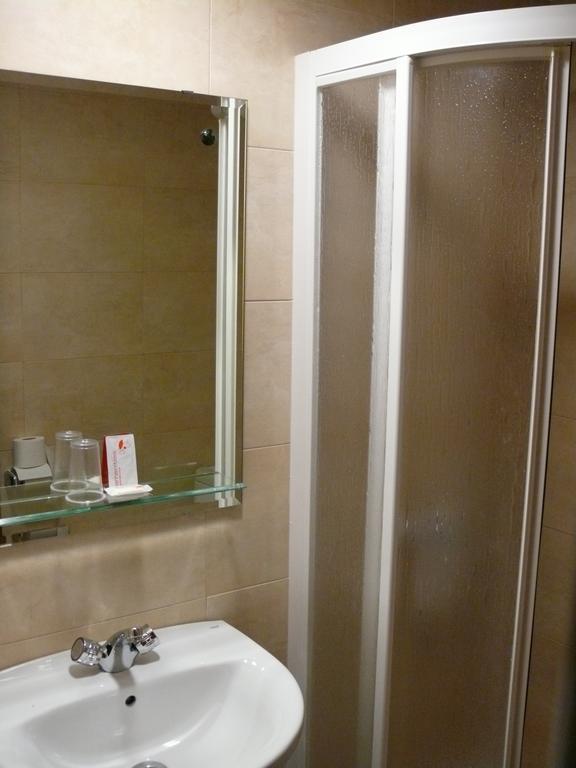 سلامنكا Hostal Navasfrias الغرفة الصورة